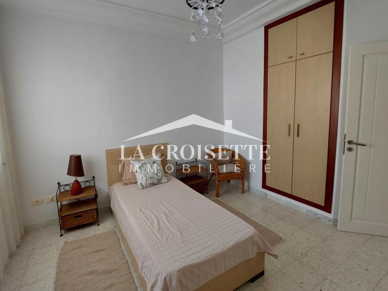 Duplex avec jardin S+4 meublé  à La Marsa